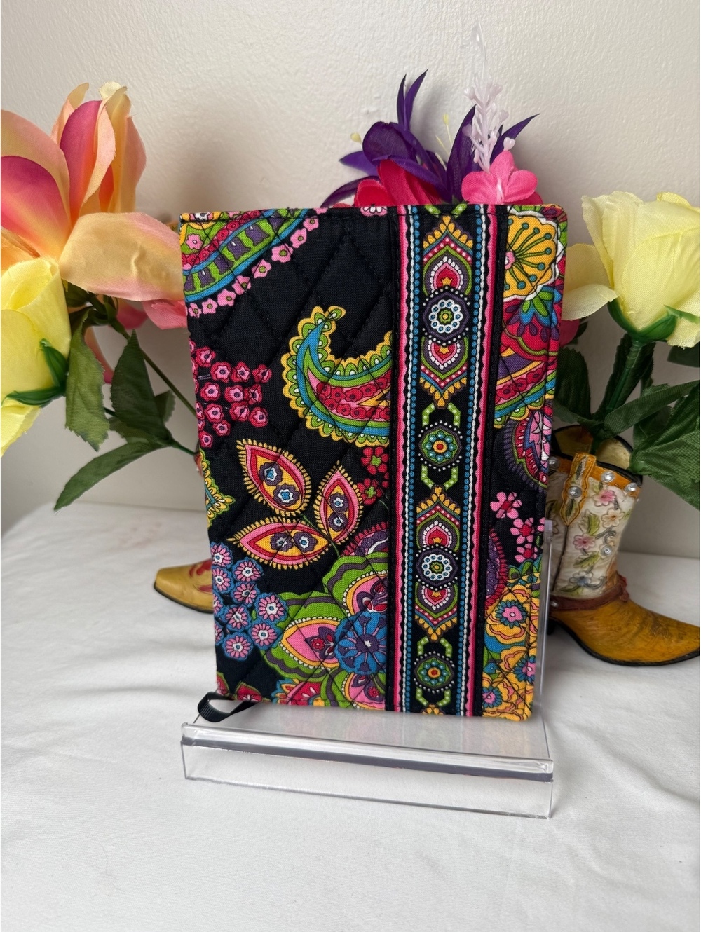NWT Vera Bradley Symphony In Hue Paperback Book Cover – Retired Pattern 8” X 5”